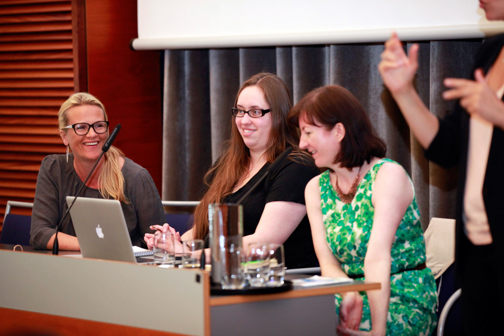 <p><strong>Ingrid Handeland </strong>(t.v.) og <strong>Jo Taylor</strong> fra MHM (i grønt) under NTOs nettverksseminar 16. juni hvor segmenteringsmodellen og Oslo Atlas ble presentert (Foto: Øyvind Markussen)</p>